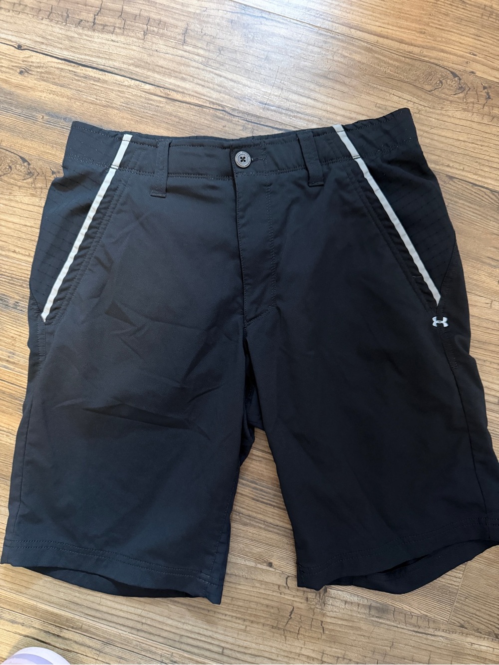 Under Armour Black GOLF ⛳️ Shorts with Reflective Trim mens 32